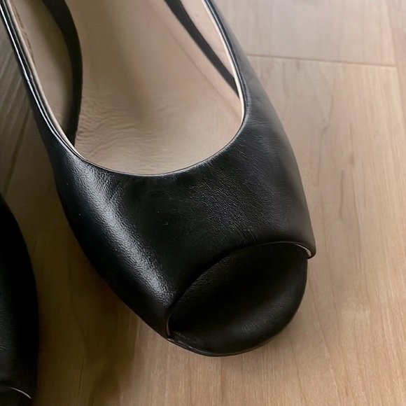 le chateau Moda Reflex Black Leather Peep Toe Wedge - Picture 2 of 7